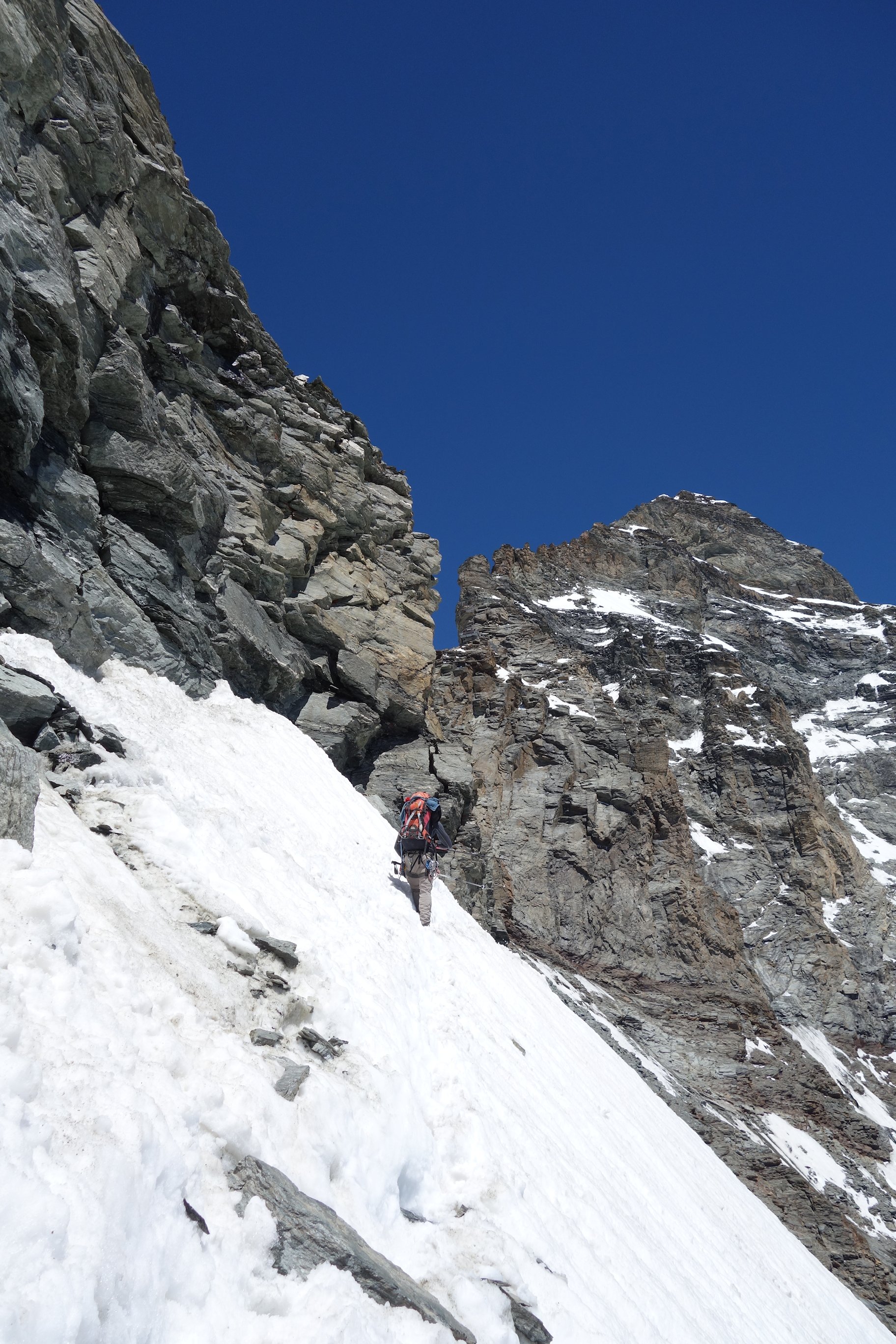 La traversée exposée pour atteindre le col du Lion.